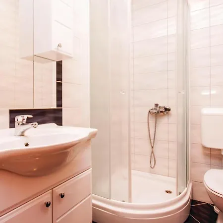 Apartment Cozy In Sibenik With House Sea View
