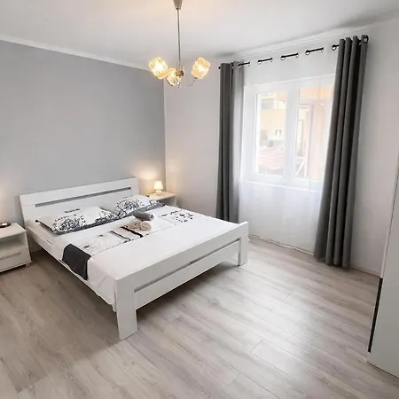 Apartment With Sea View Xii Šibenik