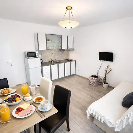 With Sea View Xii Apartment *